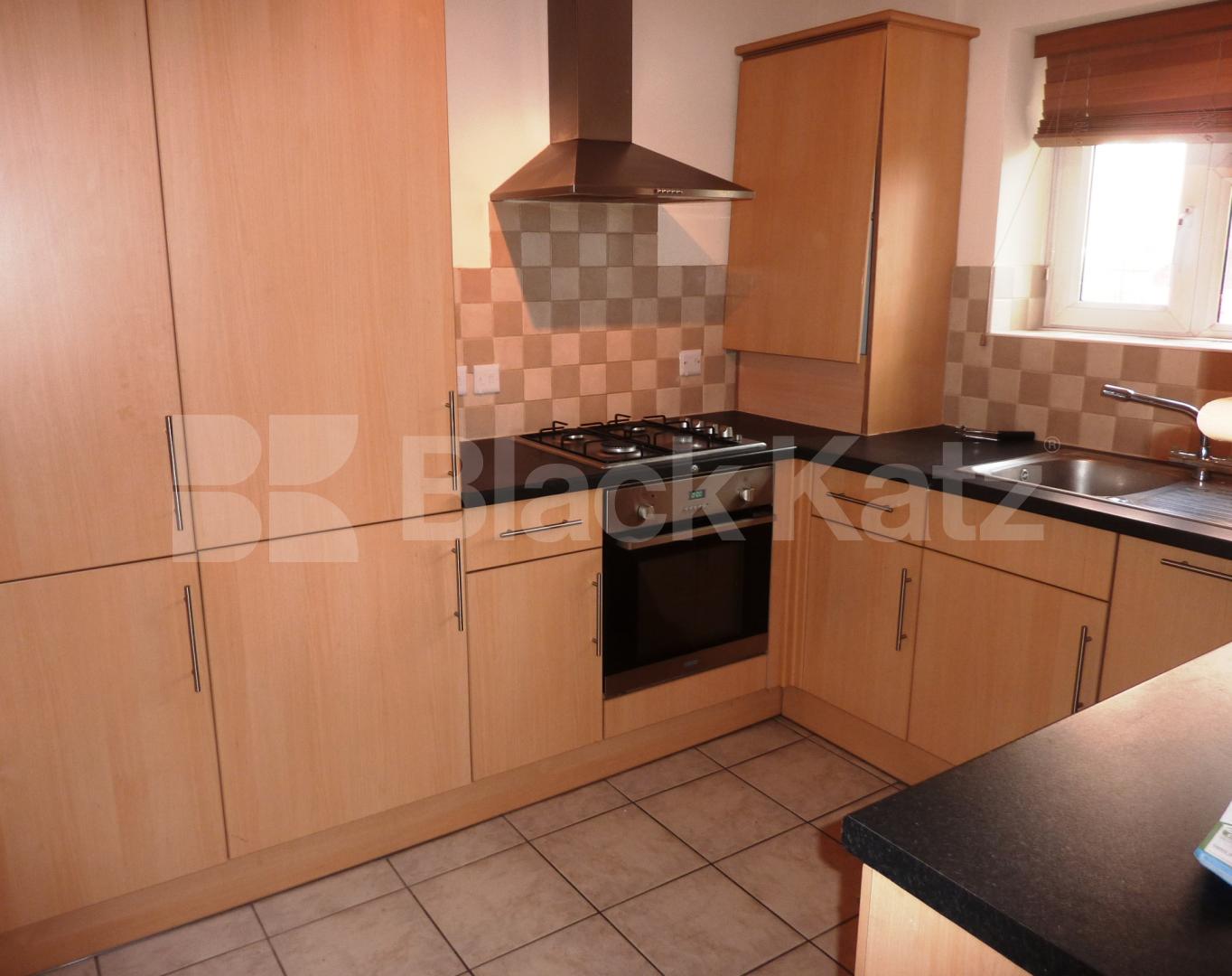 			MODERN 3 BED IN CAMDEN!, 3 Bedroom, 1 bath, 1 reception Flat			 Castlehaven Road, CAMDEN